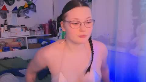 Snapshot of milliedoll chatting on November 2025 07:51:02 AM Millie online show from November 2025 07:51:02 AM