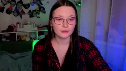 Snapshot of milliedoll chatting on December 2025 12:51:01 AM Millie online show from December 2025 12:51:01 AM