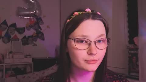 Snapshot of milliedoll chatting on February 2026 07:03:02 PM Millie online show from February 2026 07:03:02 PM