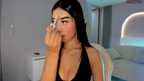 Ana Maria online show from October 2025 11:05:01 PM