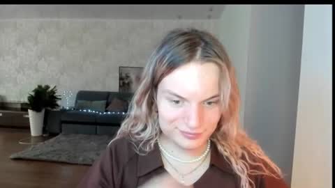 Snapshot of millikira006 chatting on June 2026 02:15:02 PM mili-kira online show from June 2026 02:15:02 PM