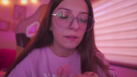 Snapshot of milly_kenner chatting on June 2026 07:23:02 PM MILLY online show from June 2026 07:23:02 PM