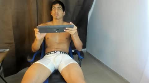 Snapshot of milo_31 chatting on April 2026 08:14:02 PM Milo online show from April 2026 08:14:02 PM