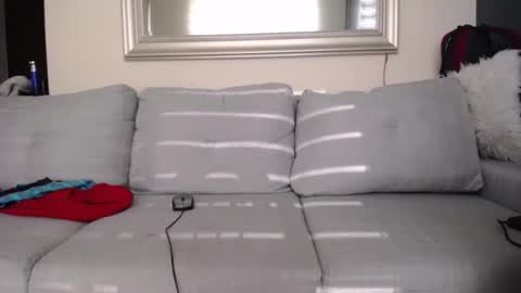 miloslove online show from September 2025 12:40:01 PM