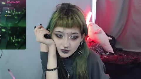 Snapshot of milten_trish chatting on May 2026 03:50:02 PM milten_trish online show from May 2026 03:50:02 PM