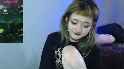 Snapshot of milten_trish chatting on May 2026 02:12:01 PM milten_trish online show from May 2026 02:12:01 PM