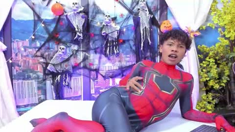 miltondelis online show from October 2025 03:40:01 AM