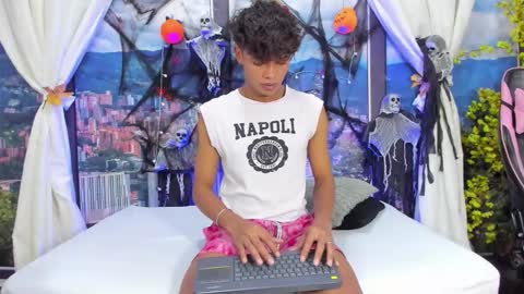 miltondelis online show from October 2025 03:03:02 AM