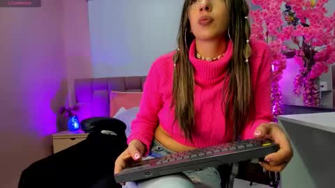  Milu Belucci  online show from October 2025 03:29:01 PM