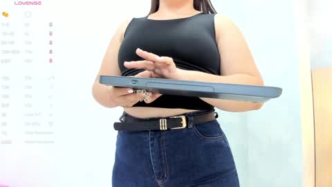 Snapshot of milu_gomez chatting on January 2025 07:06:02 PM Milu Gomez online show from January 2025 07:06:02 PM