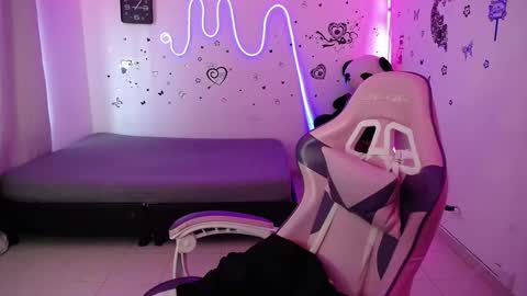 Snapshot of milusolers chatting on November 2025 01:15:02 PM Milusolers online show from November 2025 01:15:02 PM