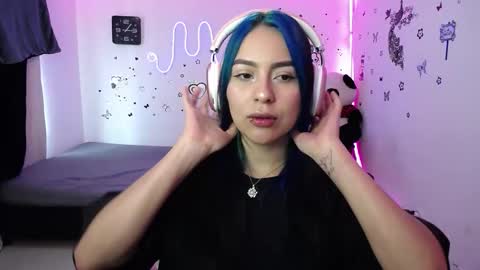 Snapshot of milusolers chatting on December 2025 03:06:01 PM Milusolers online show from December 2025 03:06:01 PM