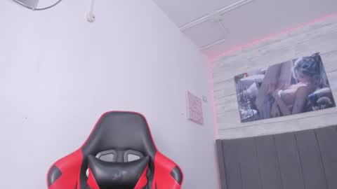 Miluu online show from January 2025 11:50:01 PM