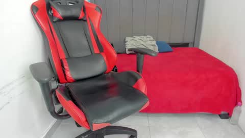 Miluu online show from January 2025 12:41:01 AM