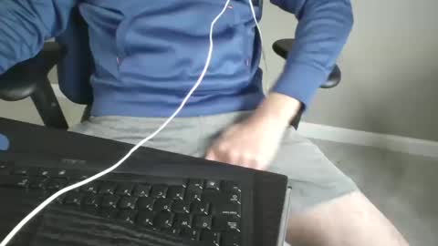 Snapshot of milwaukeebadger24 chatting on October 2025 01:43:02 PM milwaukeebadger24 online show from October 2025 01:43:02 PM