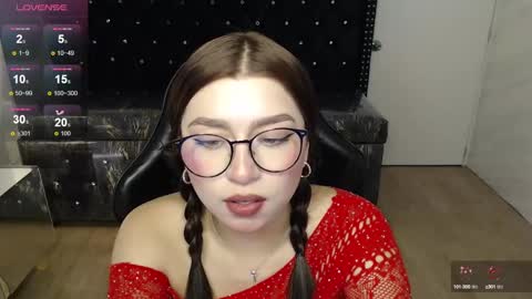 Mily online show from December 2024 01:05:02 PM