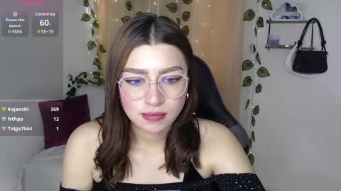 Mily online show from March 2025 08:57:01 PM