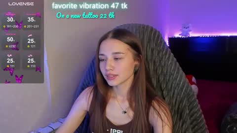 Snapshot of milyamess chatting on October 2025 12:48:02 PM Emily online show from October 2025 12:48:02 PM