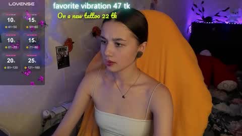 Snapshot of milyamess chatting on October 2025 03:51:01 PM Emily online show from October 2025 03:51:01 PM