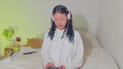 Snapshot of mimi_sa chatting on December 2024 09:26:02 PM Mimii online show from December 2024 09:26:02 PM