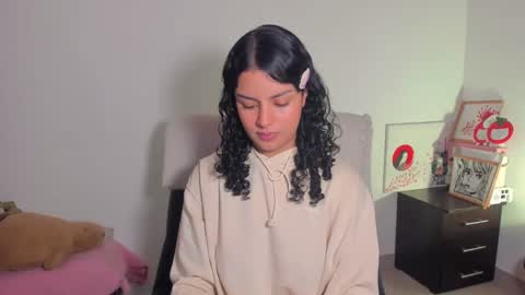 Snapshot of mimi_sa chatting on April 2026 11:43:01 PM Mimii online show from April 2026 11:43:01 PM