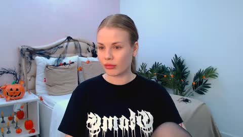 Kelly online show from October 2025 01:12:02 PM