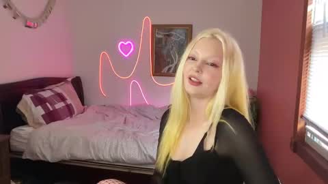 mimsymarlo online show from February 2025 09:32:01 PM