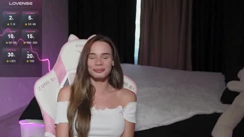 Emily online show from June 2026 11:32:02 AM