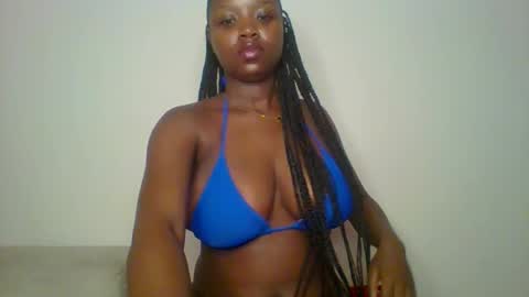Snapshot of mini_barbie chatting on May 2026 12:38:01 AM STRAWBERRY online show from May 2026 12:38:01 AM