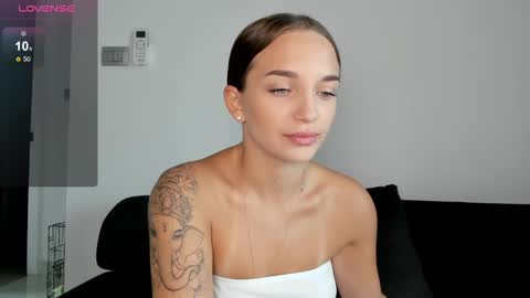 Snapshot of minimaia chatting on December 2024 03:16:02 AM Maya online show from December 2024 03:16:02 AM