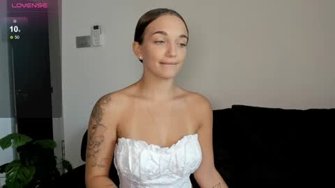 Snapshot of minimaia chatting on March 2025 02:03:01 AM Maya online show from March 2025 02:03:01 AM