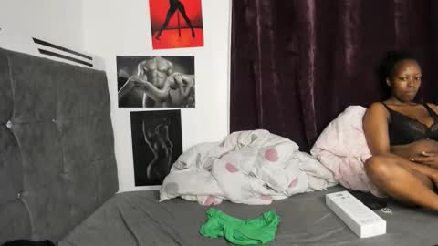 minlavine online show from October 2025 06:27:01 PM