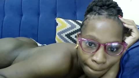 minlavine online show from May 2026 09:53:01 PM