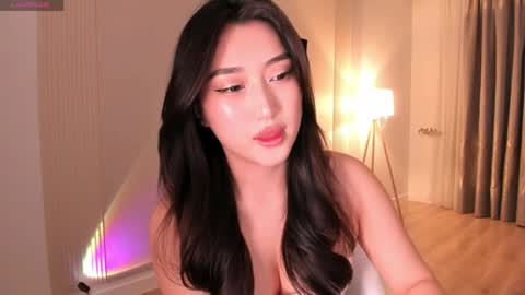 minnie_jin online show from May 2026 02:24:01 PM