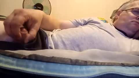 Stephano online show from October 2025 08:00:02 PM