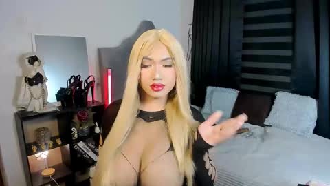 Snapshot of minty_hill chatting on February 2026 06:37:02 PM MARIANE online show from February 2026 06:37:02 PM