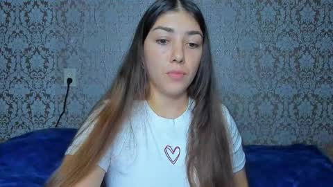 Snapshot of mira_bloempje chatting on September 2025 07:25:01 PM Mira online show from September 2025 07:25:01 PM