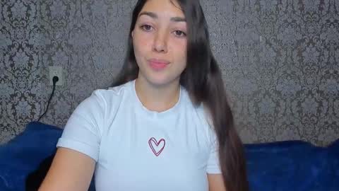 Snapshot of mira_bloempje chatting on September 2025 05:29:02 PM Mira online show from September 2025 05:29:02 PM