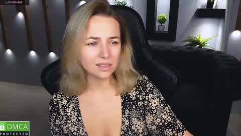 Snapshot of mira_mermayd chatting on December 2024 08:12:01 AM Mira online show from December 2024 08:12:01 AM