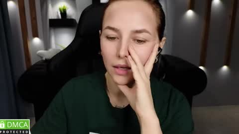 Snapshot of mira_mermayd chatting on December 2024 07:22:02 AM Mira online show from December 2024 07:22:02 AM