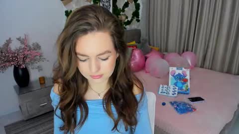 Emma online show from February 2025 01:21:02 PM