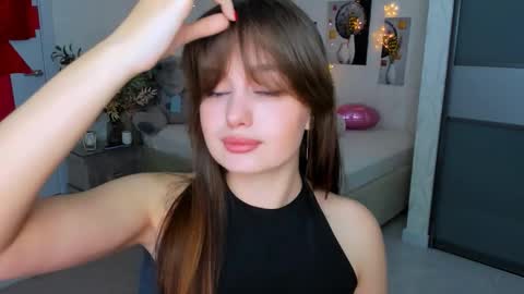 Emma online show from March 2025 10:27:02 PM