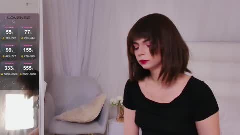 Snapshot of miranda_kery chatting on November 2025 07:08:02 AM Mira online show from November 2025 07:08:02 AM