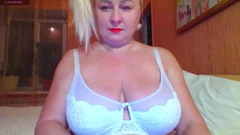 Snapshot of miranda_robinson chatting on October 2025 06:03:01 PM Miranda online show from October 2025 06:03:01 PM