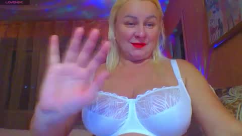 Snapshot of miranda_robinson chatting on October 2025 05:46:02 PM Miranda online show from October 2025 05:46:02 PM