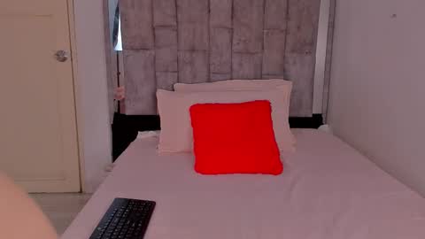 mirandarroxxx online show from March 2026 01:37:01 PM