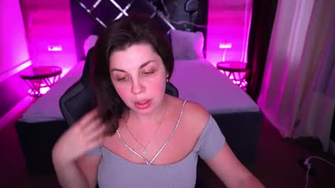 Snapshot of mirandawarm chatting on October 2025 05:51:02 AM Miranda online show from October 2025 05:51:02 AM