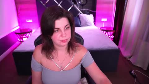 Snapshot of mirandawarm chatting on October 2025 06:03:01 AM Miranda online show from October 2025 06:03:01 AM