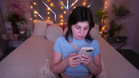 Snapshot of mirandawarm chatting on February 2026 06:11:02 AM Miranda online show from February 2026 06:11:02 AM