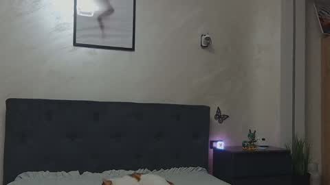 miriam04 online show from April 2026 09:15:02 PM